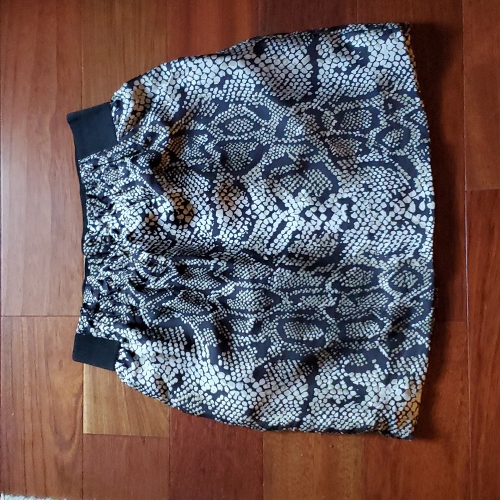 Short silk snake print skirt stretch waist